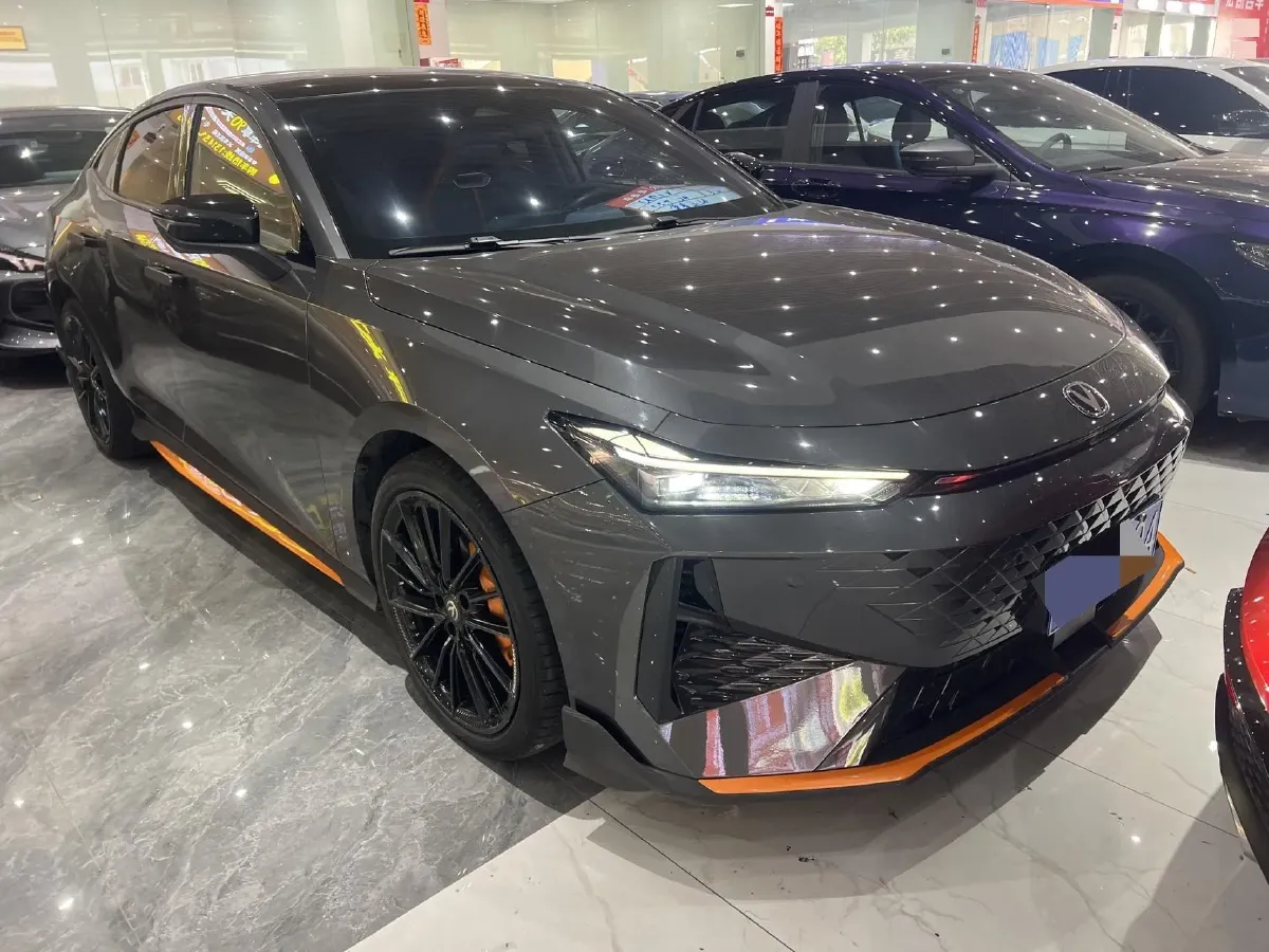 2024 ChangAn UNI-V 1.5T 188HP L4 7DCT,autocango,china used car exporter,china ev exporter,chinese used car exporter,chinese used ev exporter