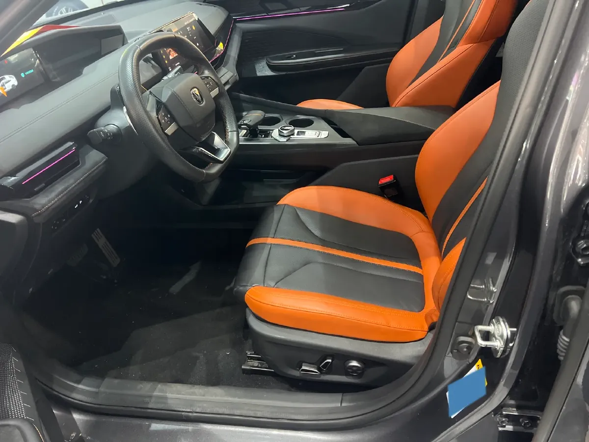 2024 ChangAn UNI-V 1.5T 188HP L4 7DCT,autocango,china used car exporter,china ev exporter,chinese used car exporter,chinese used ev exporter