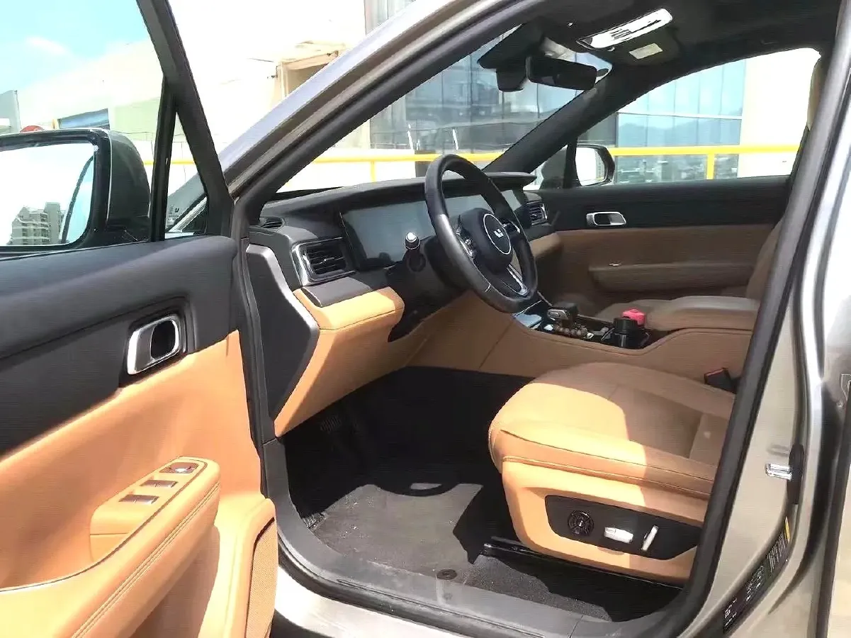 2021 Li ONE Range Extended 131HP REEV 40.5KWH,autocango,china used car exporter,china ev exporter,chinese used car exporter,chinese used ev exporter