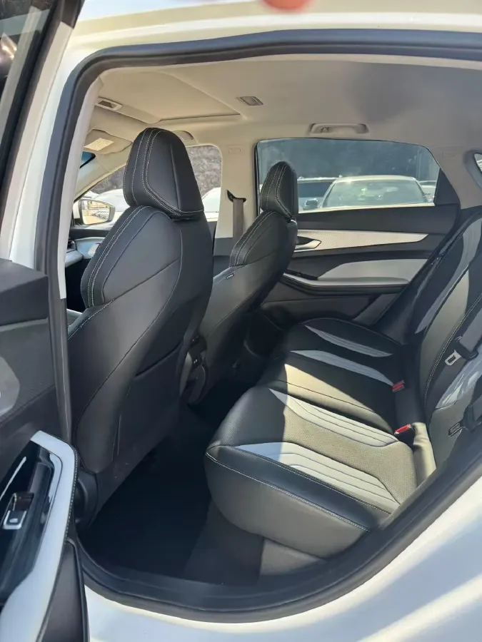 2022 Geely Binray 1.5T 181HP L4 7DCT,autocango,china used car exporter,china ev exporter,chinese used car exporter,chinese used ev exporter