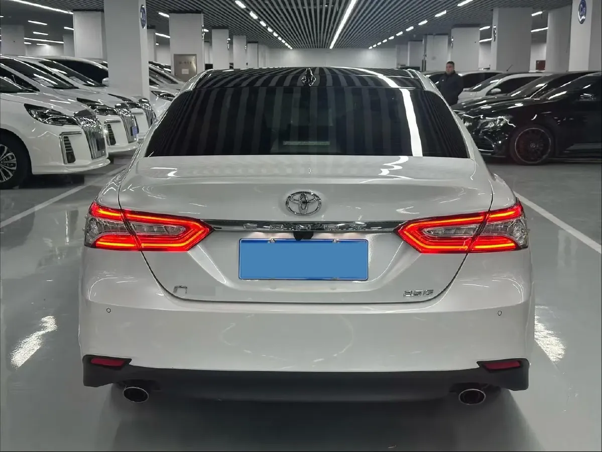 2021 Toyota Camry 2.5L 209HP L4 8AT,autocango,china used car exporter,china ev exporter,chinese used car exporter,chinese used ev exporter
