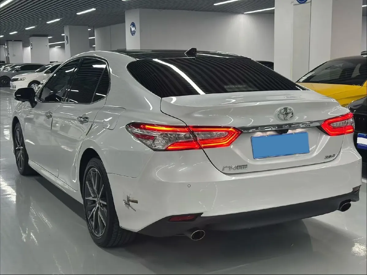 2021 Toyota Camry 2.5L 209HP L4 8AT,autocango,china used car exporter,china ev exporter,chinese used car exporter,chinese used ev exporter