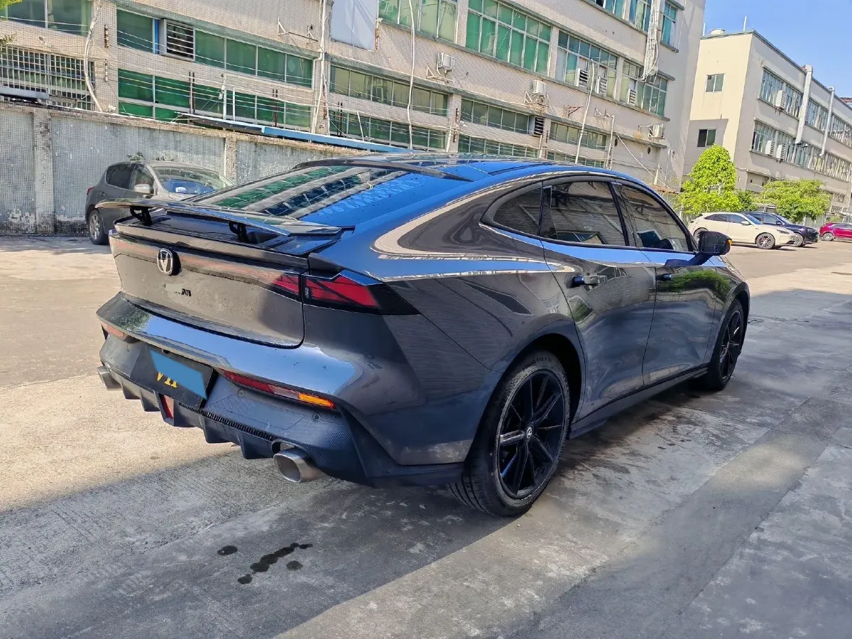 2024 ChangAn UNI-V 1.5T 188HP L4 7DCT,autocango,china used car exporter,china ev exporter,chinese used car exporter,chinese used ev exporter