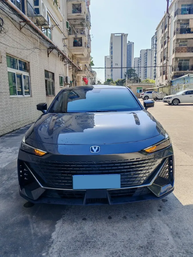 2024 ChangAn UNI-V 1.5T 188HP L4 7DCT,autocango,china used car exporter,china ev exporter,chinese used car exporter,chinese used ev exporter