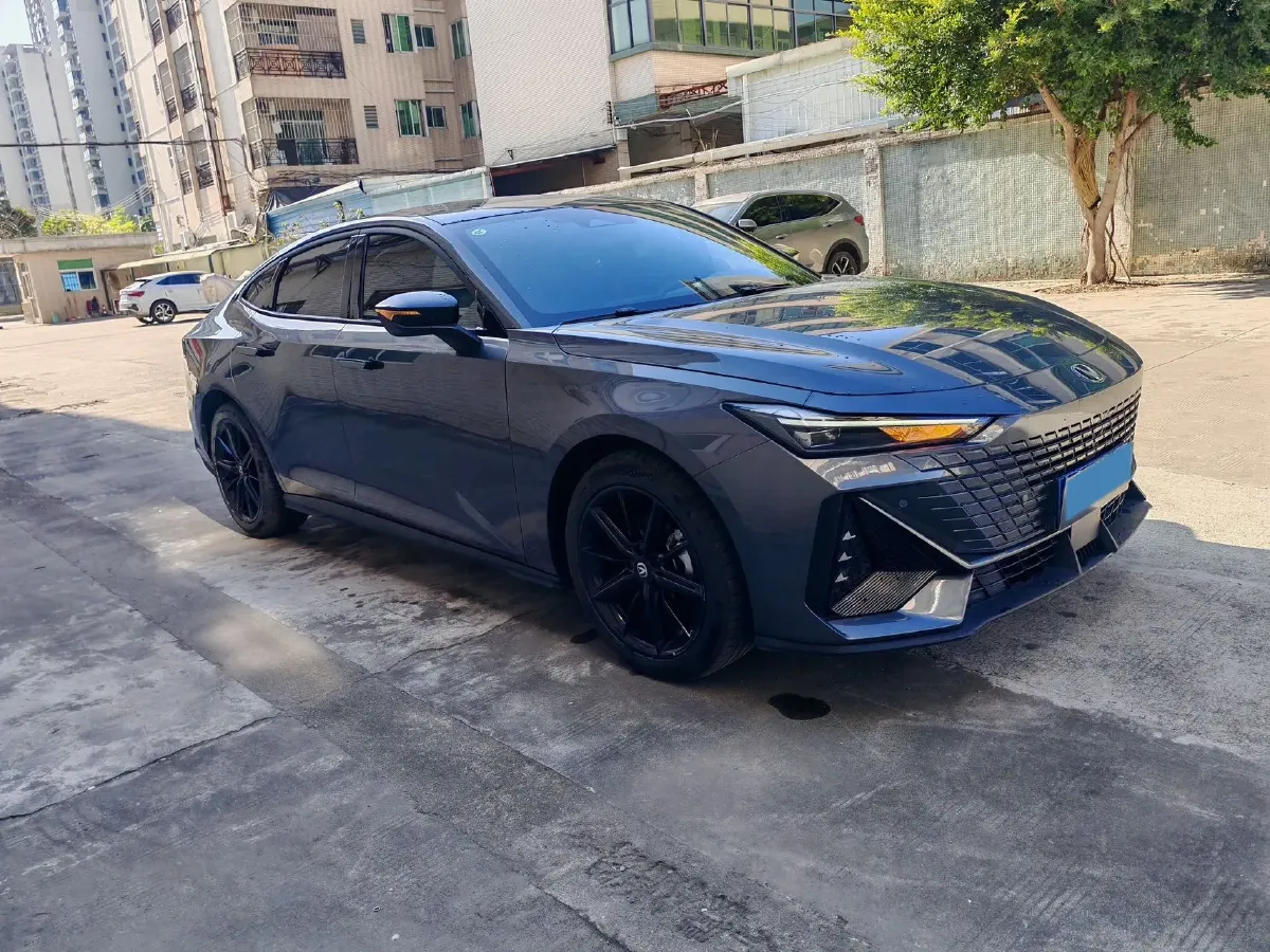 2024 ChangAn UNI-V 1.5T 188HP L4 7DCT,autocango,china used car exporter,china ev exporter,chinese used car exporter,chinese used ev exporter