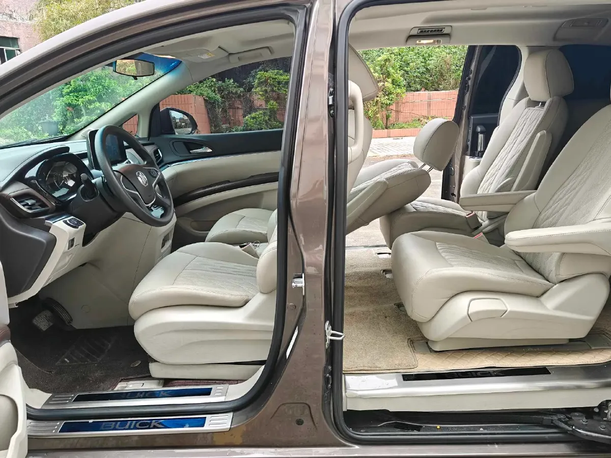 2022 Buick GL8 2.0T 237HP L4 9AT,autocango,china used car exporter,china ev exporter,chinese used car exporter,chinese used ev exporter