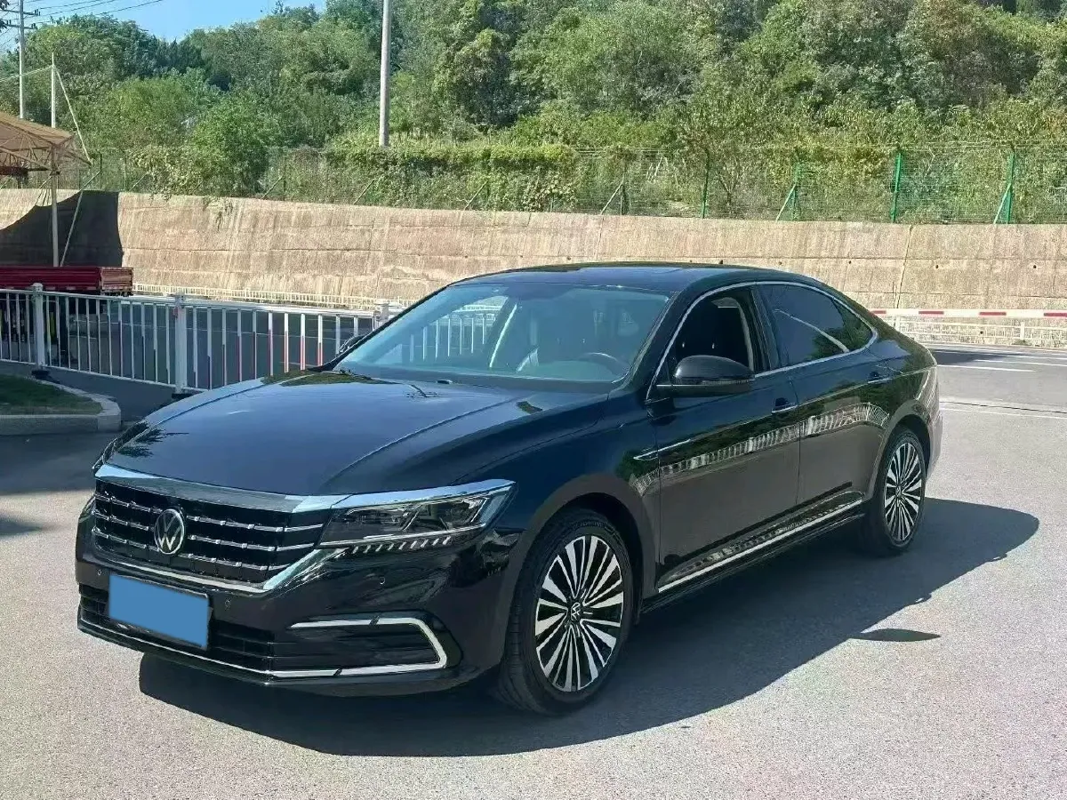 2021 Volkswagen Passat 2.0T 220HP L4 7DCT,autocango,china used car exporter,china ev exporter,chinese used car exporter,chinese used ev exporter