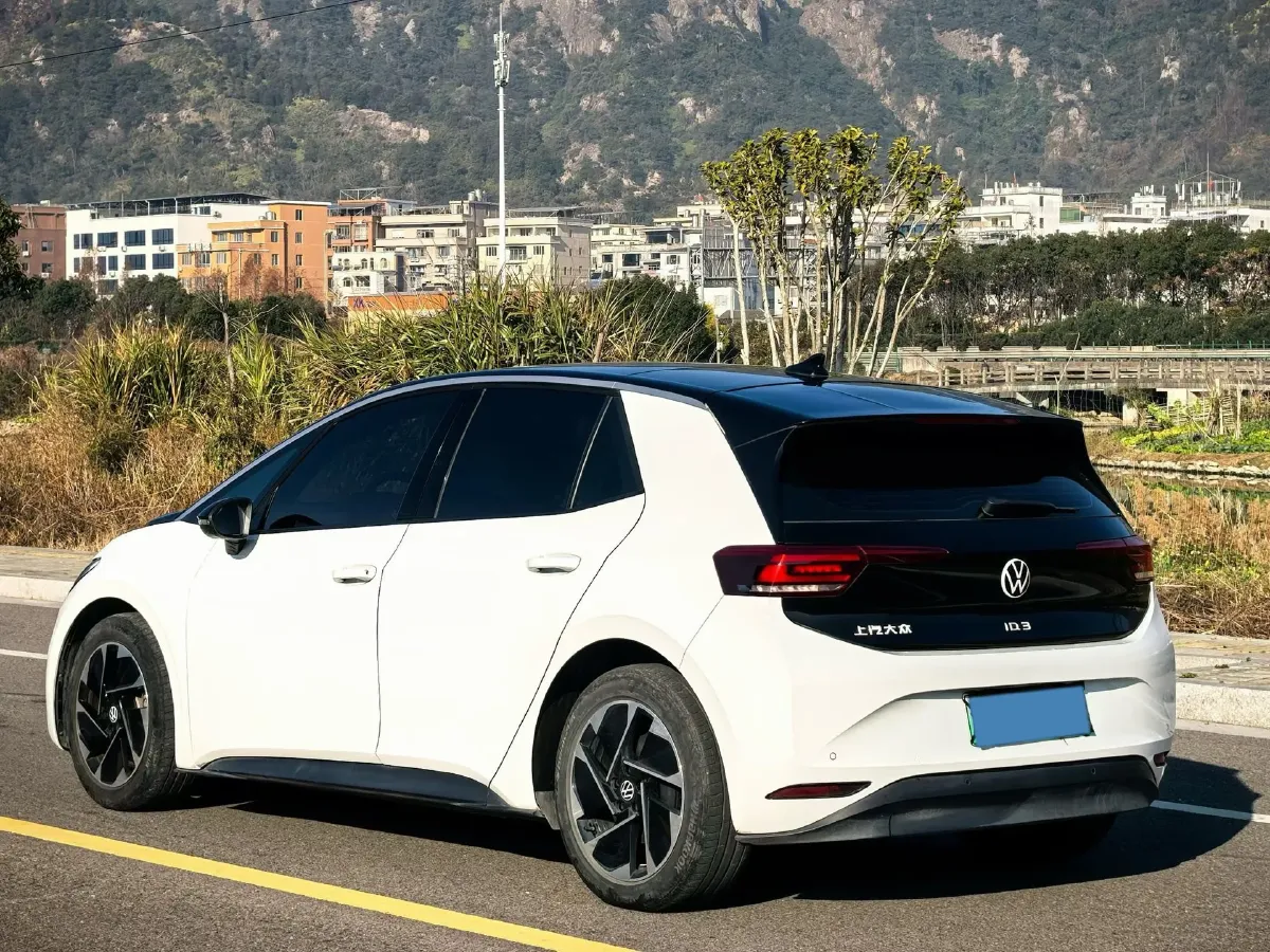 2024 Volkswagen ID.3 BEV 52.8KWH,autocango,china used car exporter,china ev exporter,chinese used car exporter,chinese used ev exporter