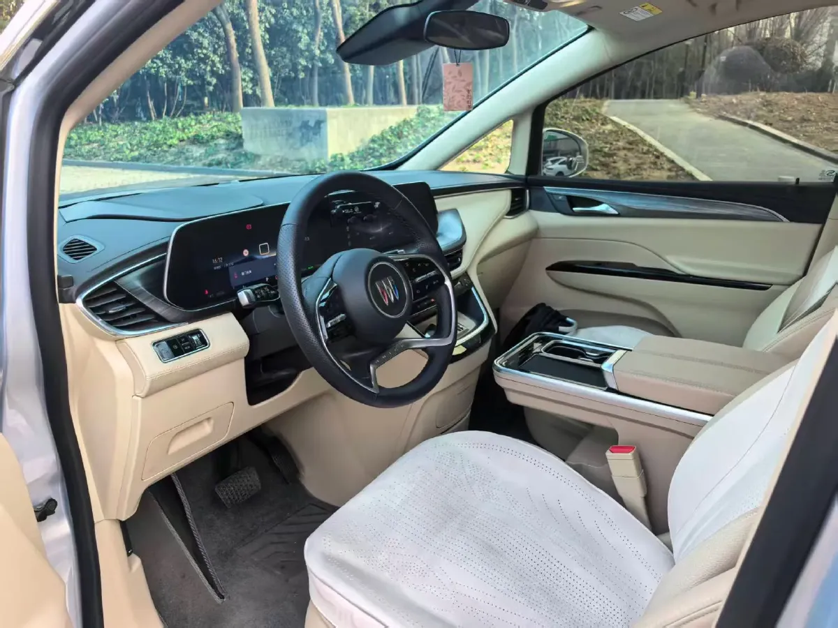 2025 Buick GL8 1.5T 180HP L4 2DHT PHEV,autocango,china used car exporter,china ev exporter,chinese used car exporter,chinese used ev exporter