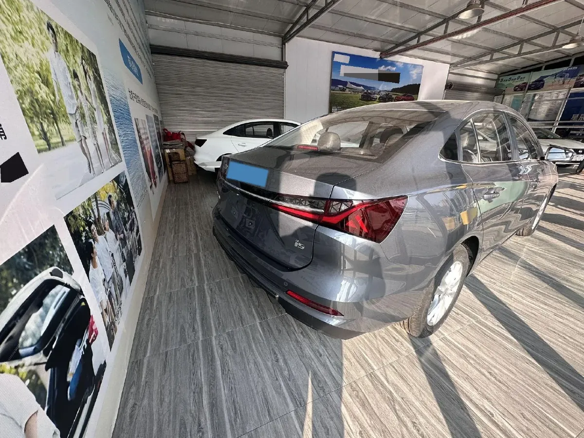 2026 Roewe i5 1.5L 129HP L4 CVT,autocango,china used car exporter,china ev exporter,chinese used car exporter,chinese used ev exporter