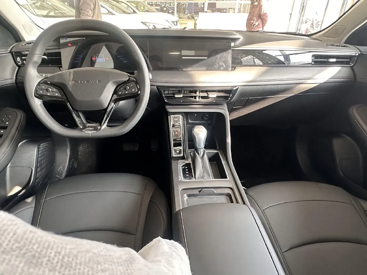 2026 Roewe i5 1.5L 129HP L4 CVT,autocango,china used car exporter,china ev exporter,chinese used car exporter,chinese used ev exporter