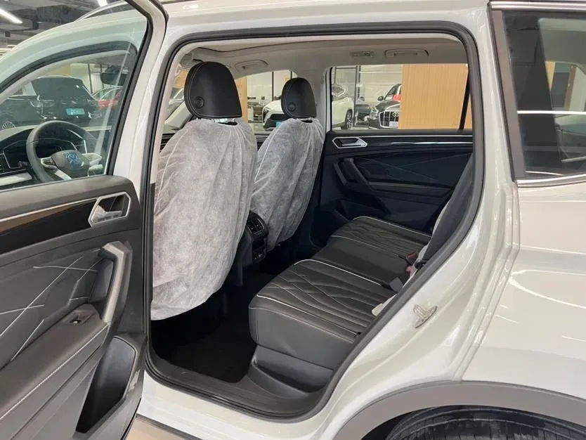 2023 Volkswagen Tiguan L 1.4T 150HP L4 6DCT PHEV 13KWH,autocango,china used car exporter,china ev exporter,chinese used car exporter,chinese used ev exporter