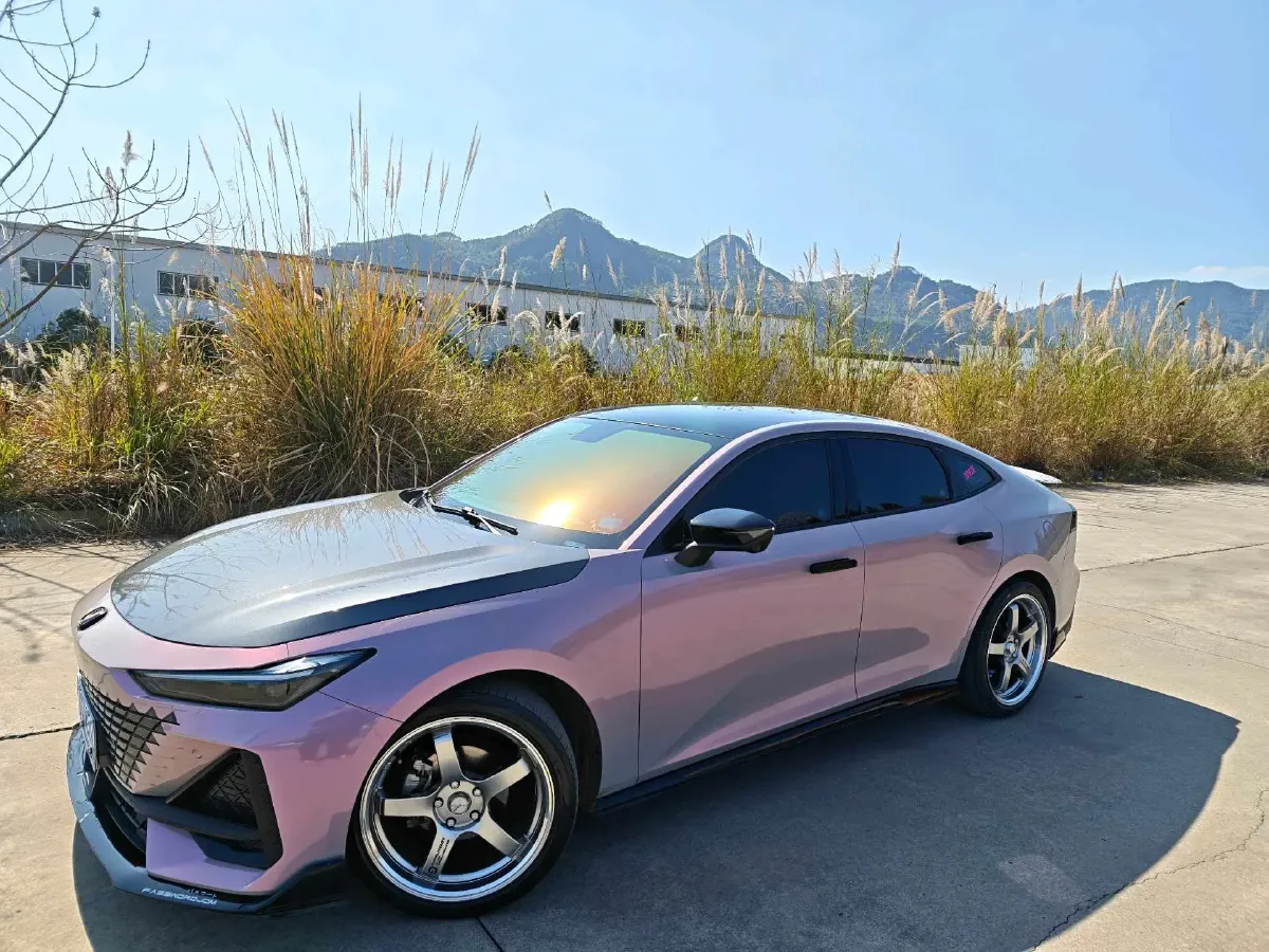 2022 ChangAn UNI-V 1.5T 188HP L4 7DCT,autocango,china used car exporter,china ev exporter,chinese used car exporter,chinese used ev exporter