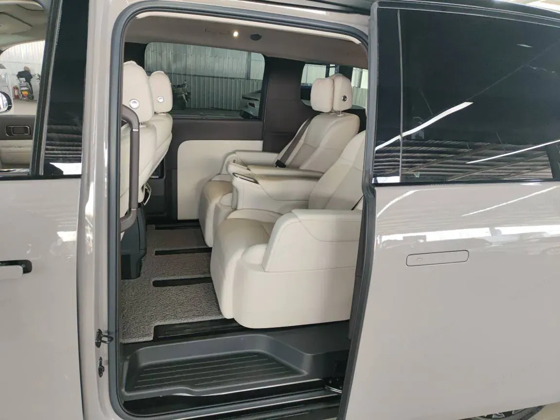 2024 Li L9 Range Extended 154HP REEV 52.3KWH,autocango,china used car exporter,china ev exporter,chinese used car exporter,chinese used ev exporter