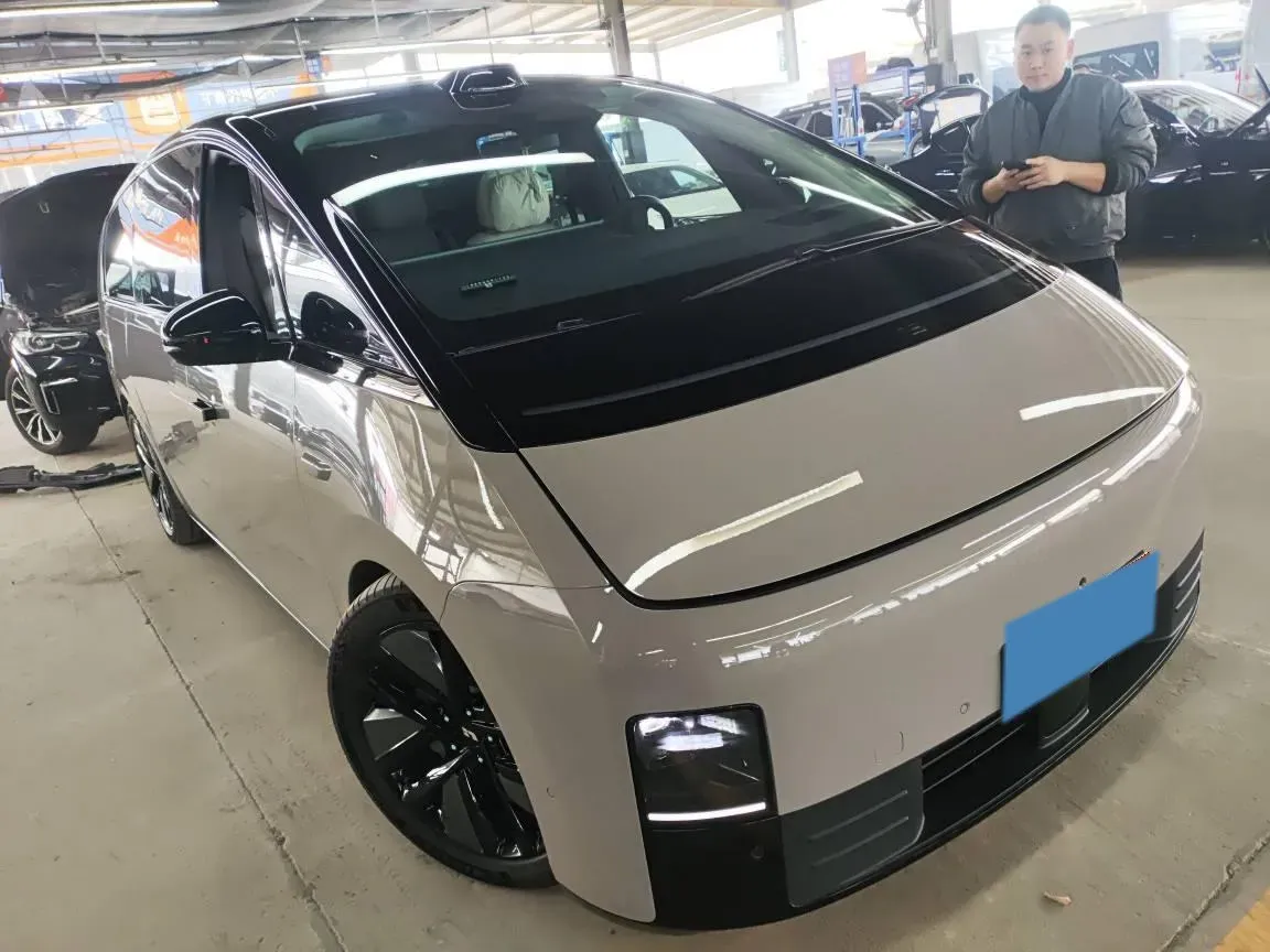 2024 Li L9 Range Extended 154HP REEV 52.3KWH,autocango,china used car exporter,china ev exporter,chinese used car exporter,chinese used ev exporter