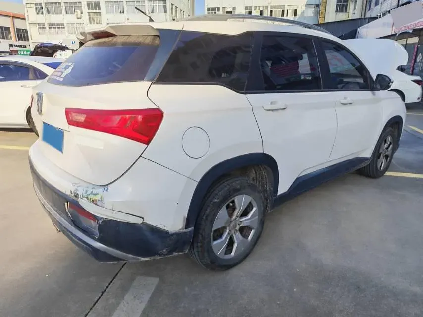 2020 BaoJun 530 1.5T 147HP L4 6MT,autocango,china used car exporter,china ev exporter,chinese used car exporter,chinese used ev exporter