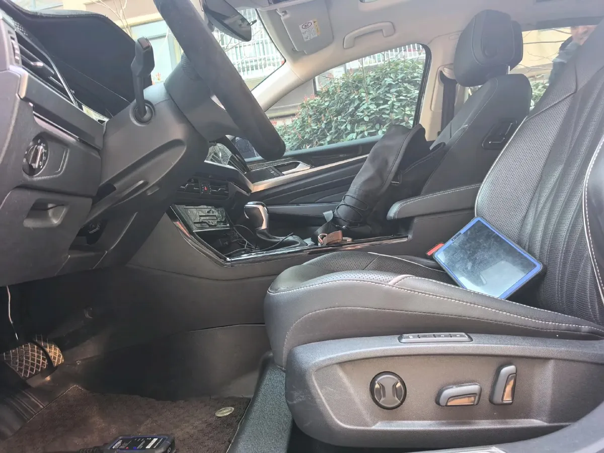 2023 Volkswagen Passat 2.0T 186HP L4 7DCT,autocango,china used car exporter,china ev exporter,chinese used car exporter,chinese used ev exporter