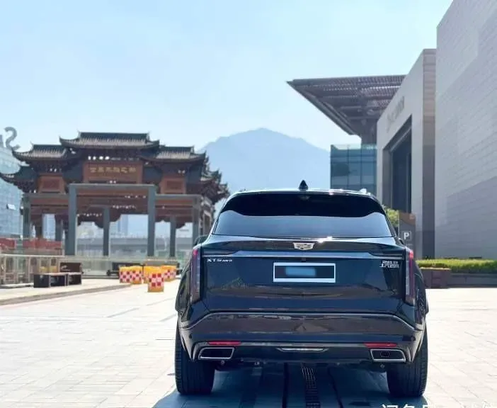 2025 Cadillac XT5 2.0T 237HP L4 9AT,autocango,china used car exporter,china ev exporter,chinese used car exporter,chinese used ev exporter