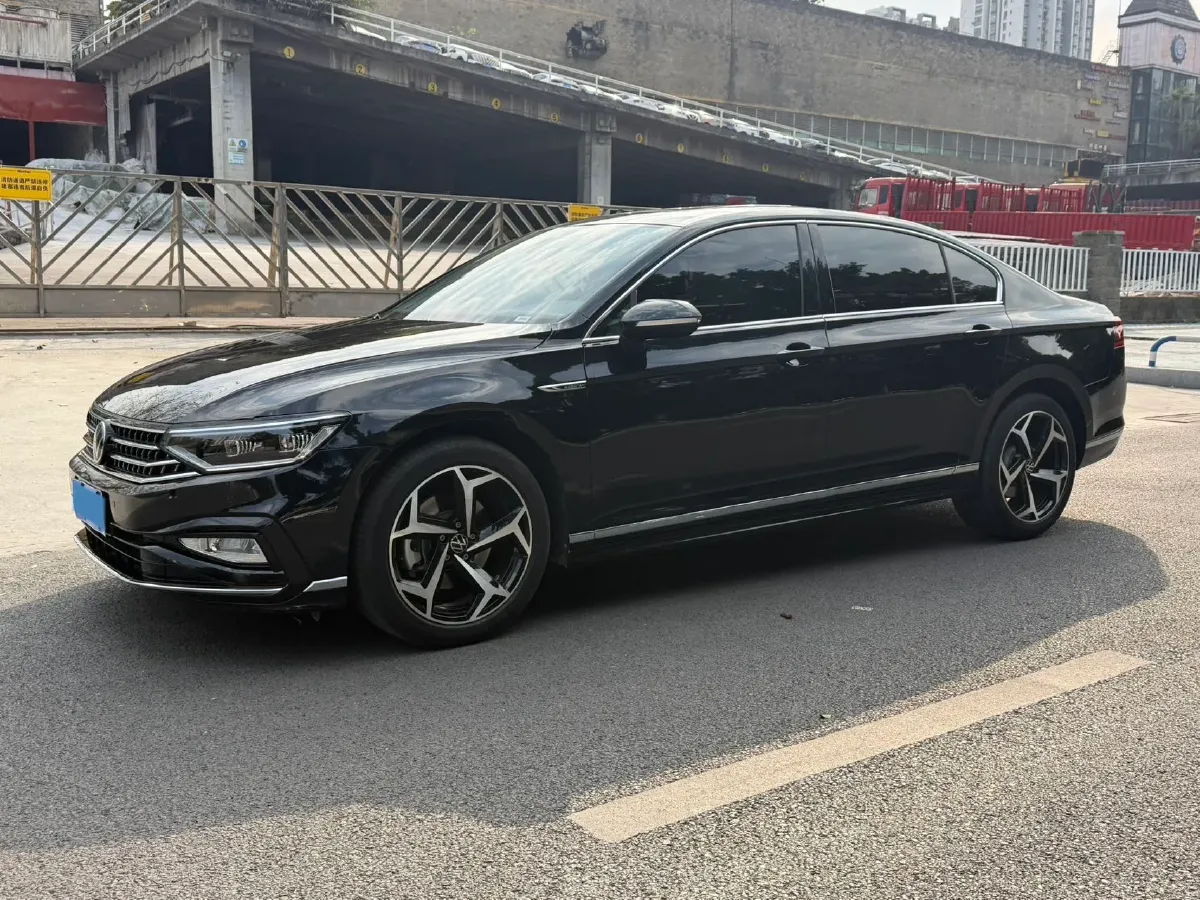 2025 Volkswagen Magotan 2.0T 186HP L4 7DCT,autocango,china used car exporter,china ev exporter,chinese used car exporter,chinese used ev exporter