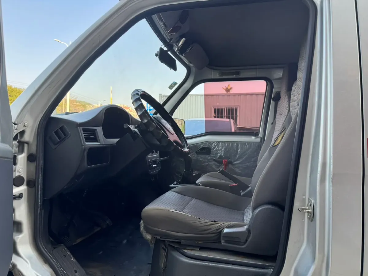 2020 WuLing ZhiGuang 1.2L 76HP L4 5MT,autocango,china used car exporter,china ev exporter,chinese used car exporter,chinese used ev exporter