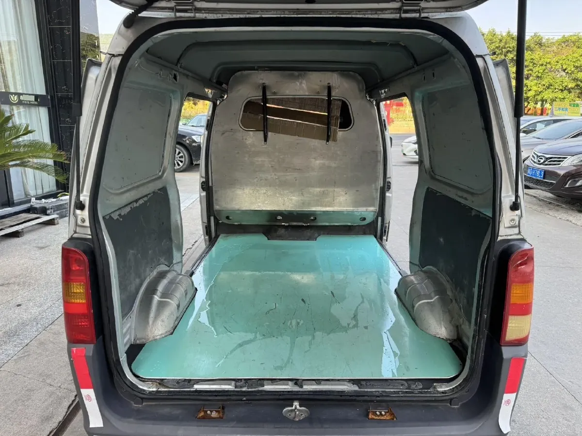 2020 WuLing ZhiGuang 1.2L 76HP L4 5MT,autocango,china used car exporter,china ev exporter,chinese used car exporter,chinese used ev exporter