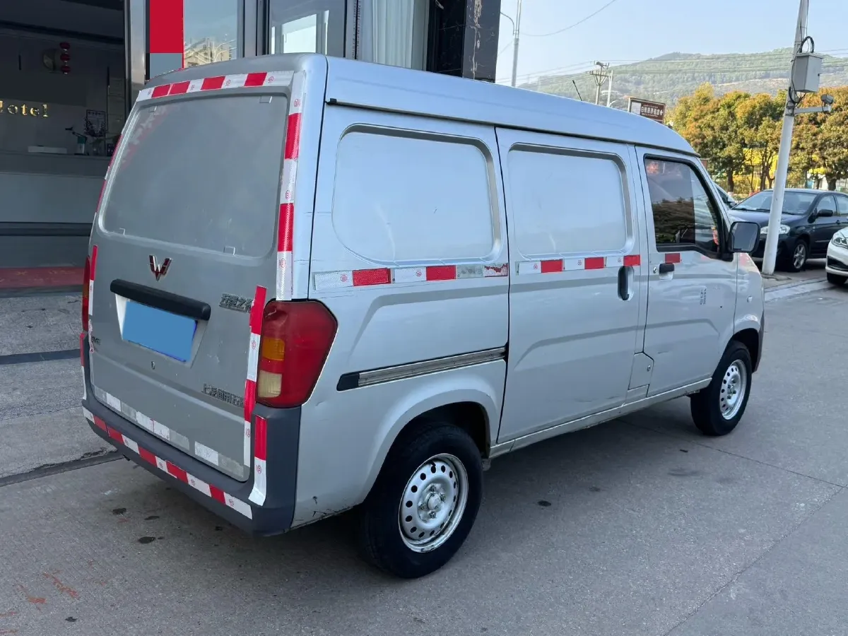 2020 WuLing ZhiGuang 1.2L 76HP L4 5MT,autocango,china used car exporter,china ev exporter,chinese used car exporter,chinese used ev exporter