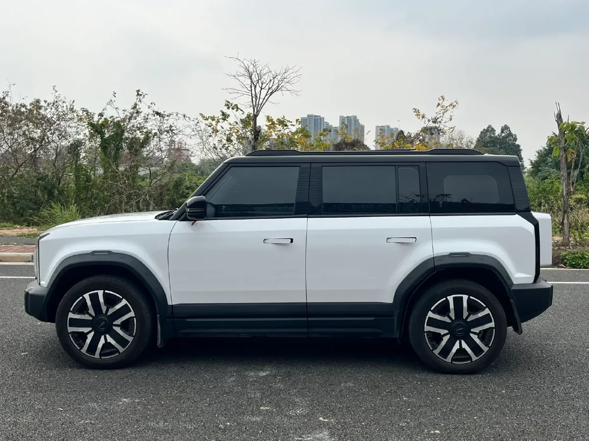 2024 Dongfeng RuiQi 7 2.0T 228HP L4 8AT,autocango,china used car exporter,china ev exporter,chinese used car exporter,chinese used ev exporter