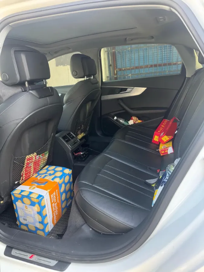 2022 Audi A4L 2.0T 190HP L4 7DCT,autocango,china used car exporter,china ev exporter,chinese used car exporter,chinese used ev exporter