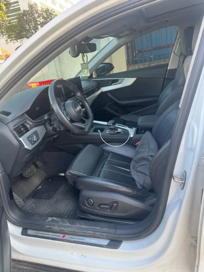 2022 Audi A4L 2.0T 190HP L4 7DCT,autocango,china used car exporter,china ev exporter,chinese used car exporter,chinese used ev exporter