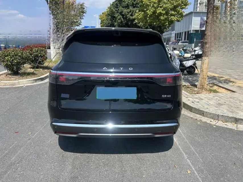 2025 AITO AITO M8 REEV 160HP REEV 53.4KWH,autocango,china used car exporter,china ev exporter,chinese used car exporter,chinese used ev exporter