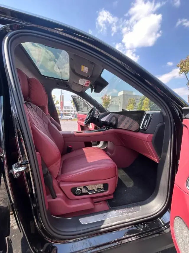 2025 AITO AITO M8 REEV 160HP REEV 53.4KWH,autocango,china used car exporter,china ev exporter,chinese used car exporter,chinese used ev exporter