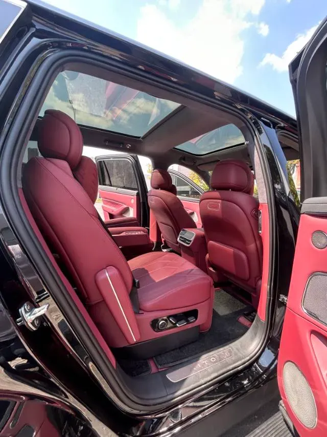 2025 AITO AITO M8 REEV 160HP REEV 53.4KWH,autocango,china used car exporter,china ev exporter,chinese used car exporter,chinese used ev exporter