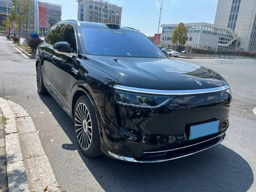 2025 AITO AITO M8 REEV 160HP REEV 53.4KWH,autocango,china used car exporter,china ev exporter,chinese used car exporter,chinese used ev exporter