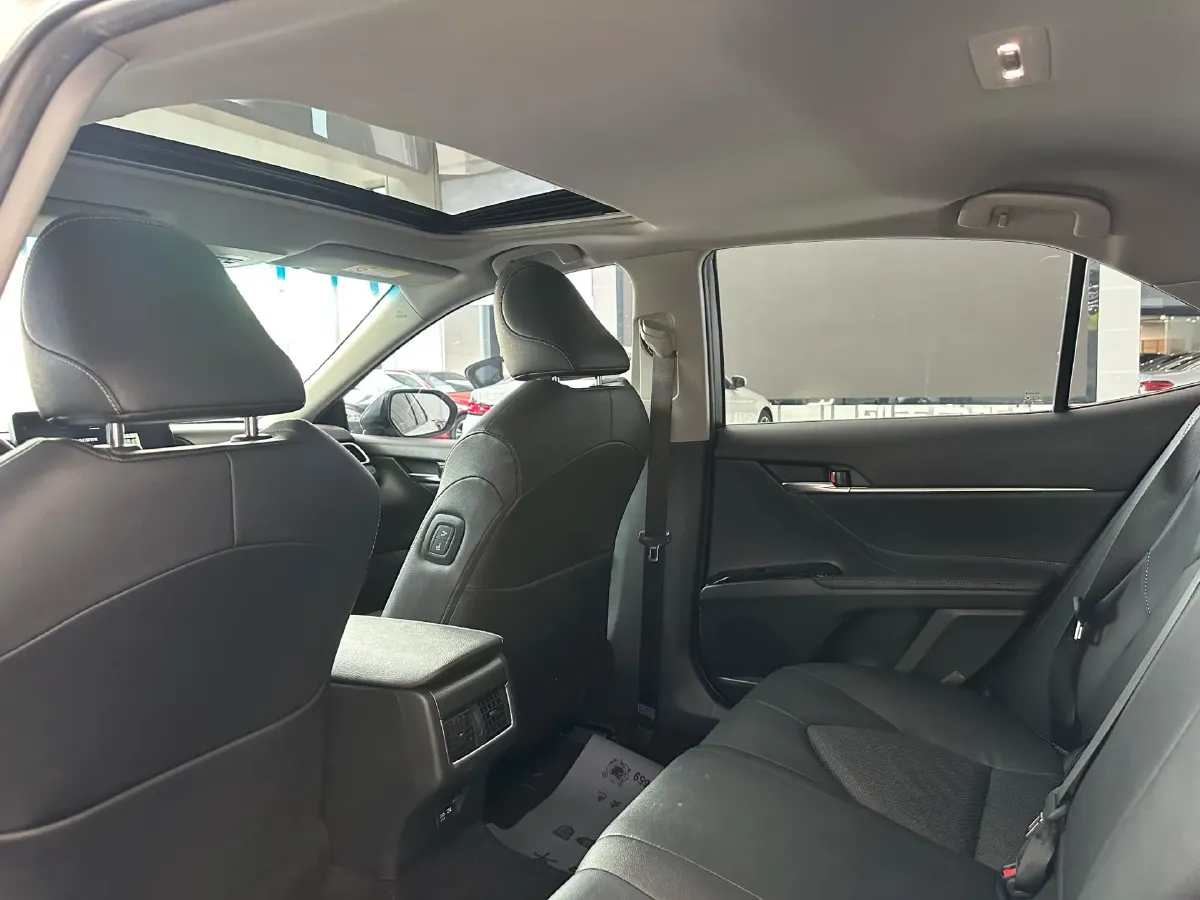 2021 Toyota Camry 2.5L 209HP L4 8AT,autocango,china used car exporter,china ev exporter,chinese used car exporter,chinese used ev exporter