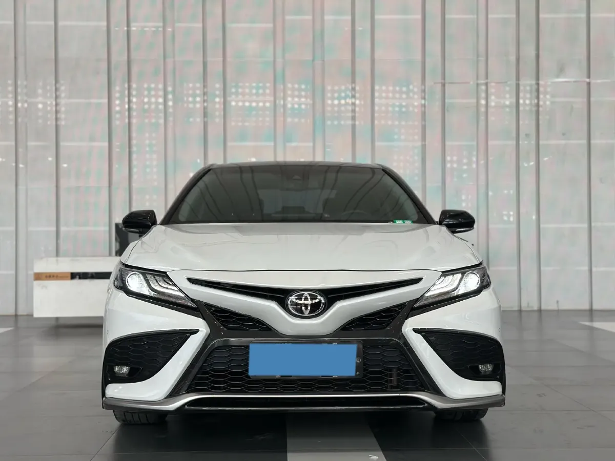 2021 Toyota Camry 2.5L 209HP L4 8AT,autocango,china used car exporter,china ev exporter,chinese used car exporter,chinese used ev exporter