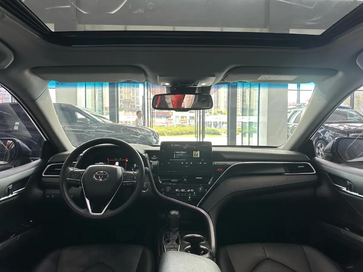 2021 Toyota Camry 2.5L 209HP L4 8AT,autocango,china used car exporter,china ev exporter,chinese used car exporter,chinese used ev exporter