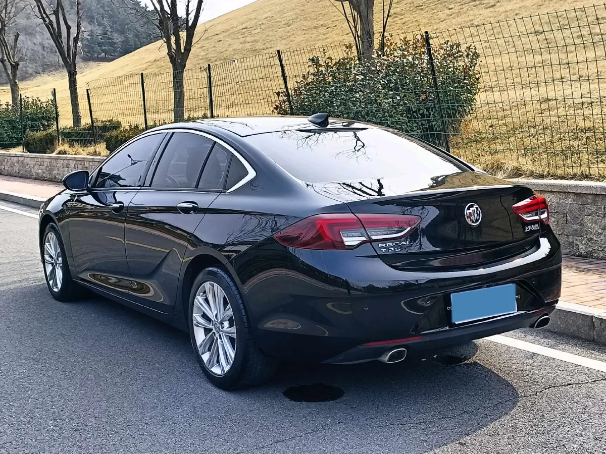 2022 Buick Regal 2.0T 237HP L4 9AT,autocango,china used car exporter,china ev exporter,chinese used car exporter,chinese used ev exporter