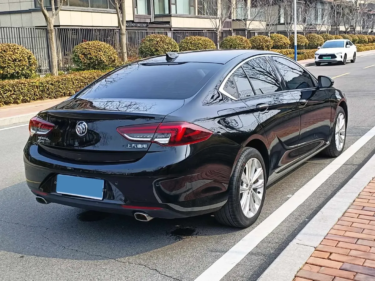 2022 Buick Regal 2.0T 237HP L4 9AT,autocango,china used car exporter,china ev exporter,chinese used car exporter,chinese used ev exporter