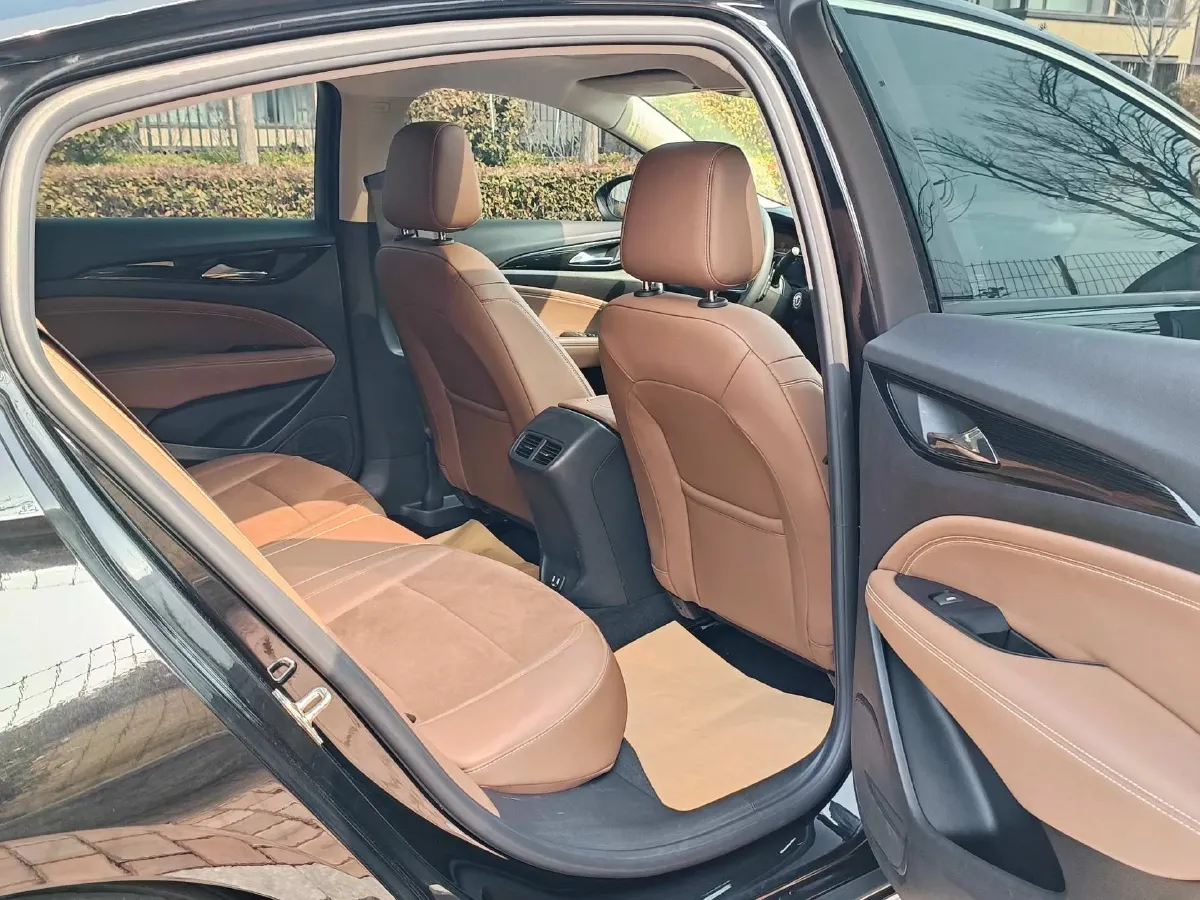 2022 Buick Regal 2.0T 237HP L4 9AT,autocango,china used car exporter,china ev exporter,chinese used car exporter,chinese used ev exporter
