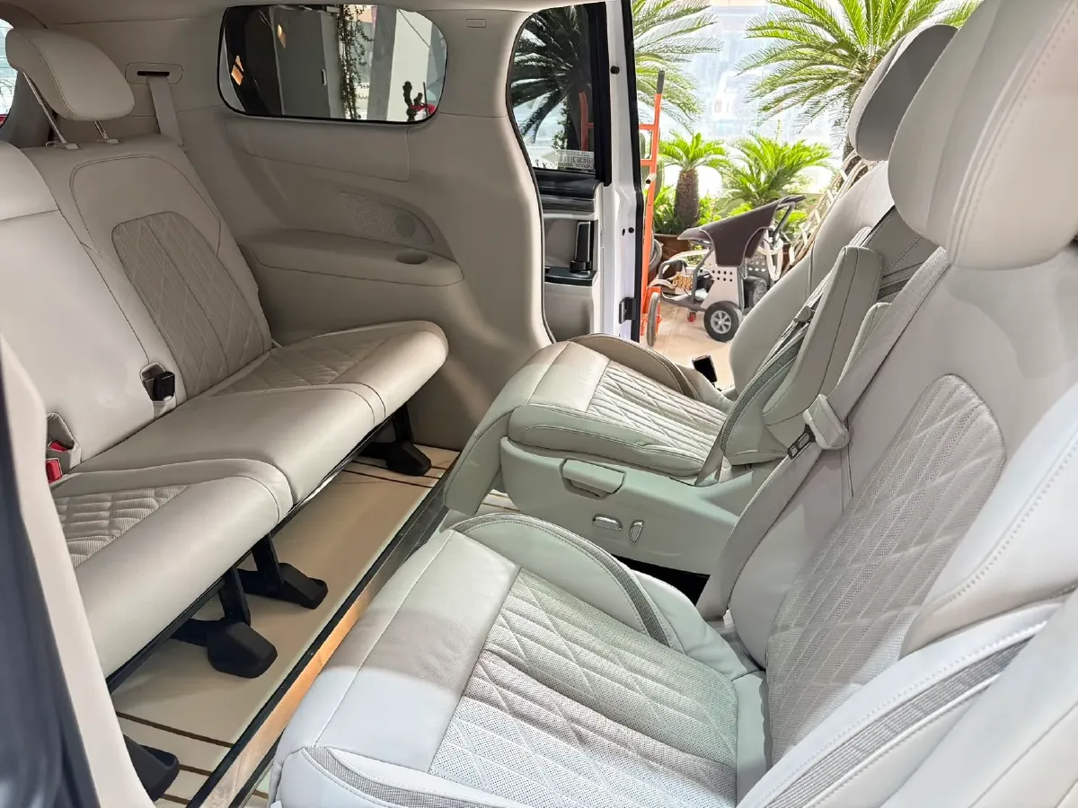 2023 Buick GL8 2.0T 237HP L4 9AT,autocango,china used car exporter,china ev exporter,chinese used car exporter,chinese used ev exporter