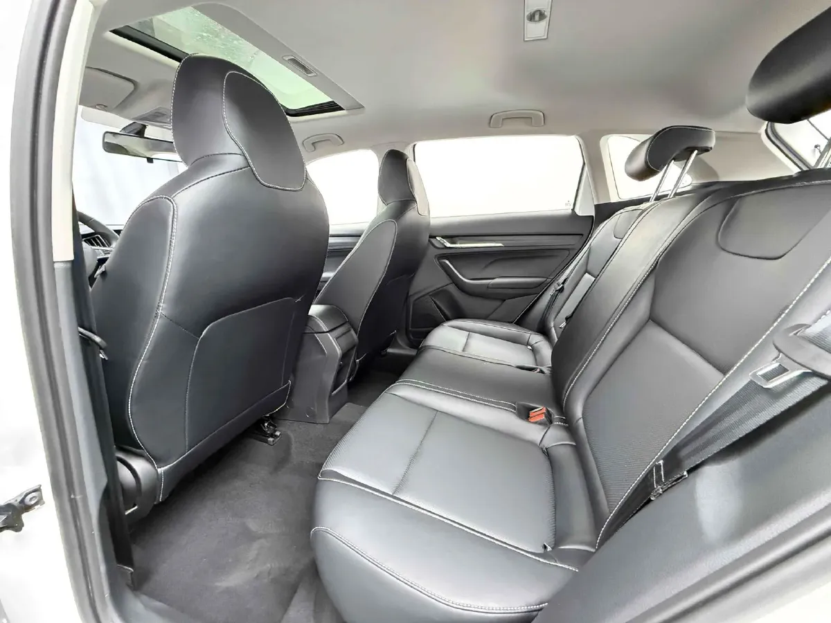 2021 Skoda Kamiq 1.5L 112HP L4 6AT,autocango,china used car exporter,china ev exporter,chinese used car exporter,chinese used ev exporter