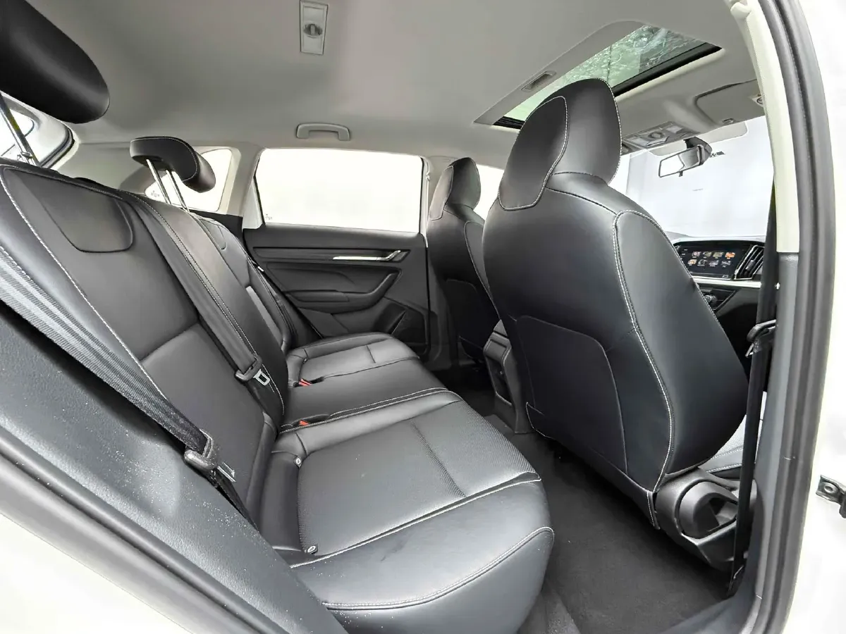 2021 Skoda Kamiq 1.5L 112HP L4 6AT,autocango,china used car exporter,china ev exporter,chinese used car exporter,chinese used ev exporter