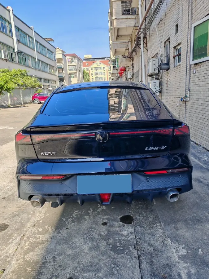 2023 ChangAn UNI-V 1.5T 188HP L4 7DCT,autocango,china used car exporter,china ev exporter,chinese used car exporter,chinese used ev exporter