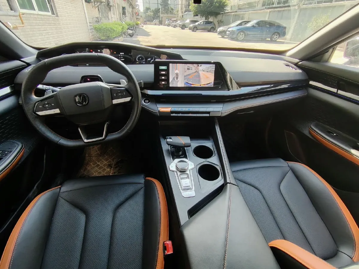 2023 ChangAn UNI-V 1.5T 188HP L4 7DCT,autocango,china used car exporter,china ev exporter,chinese used car exporter,chinese used ev exporter