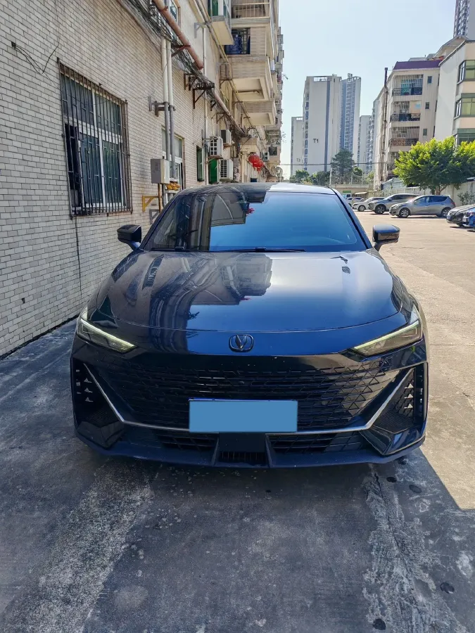 2023 ChangAn UNI-V 1.5T 188HP L4 7DCT,autocango,china used car exporter,china ev exporter,chinese used car exporter,chinese used ev exporter