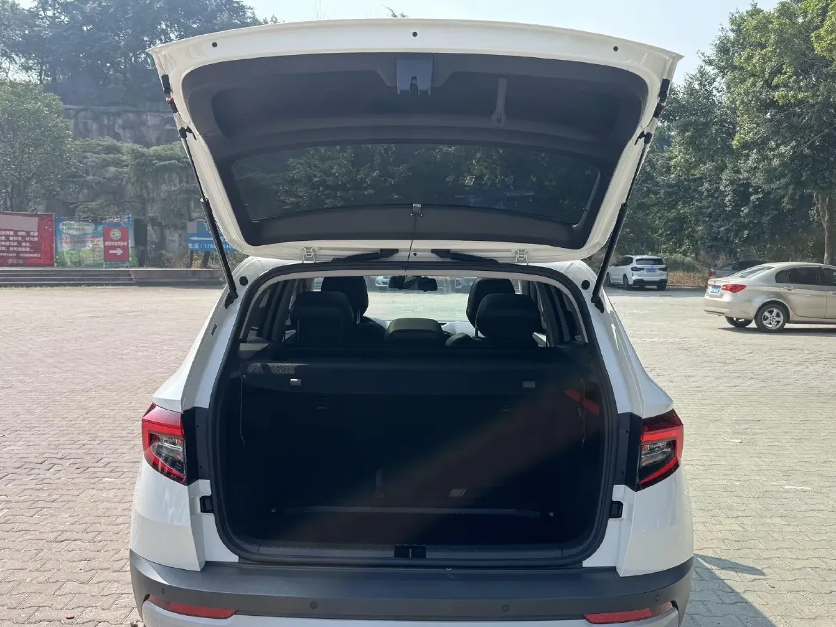 2021 Skoda Karoq 1.4T 150HP L4 7DCT,autocango,china used car exporter,china ev exporter,chinese used car exporter,chinese used ev exporter