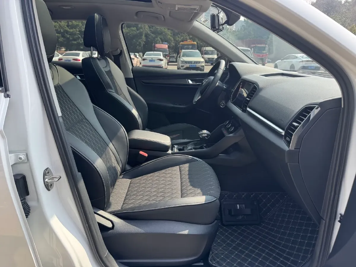 2021 Skoda Karoq 1.4T 150HP L4 7DCT,autocango,china used car exporter,china ev exporter,chinese used car exporter,chinese used ev exporter