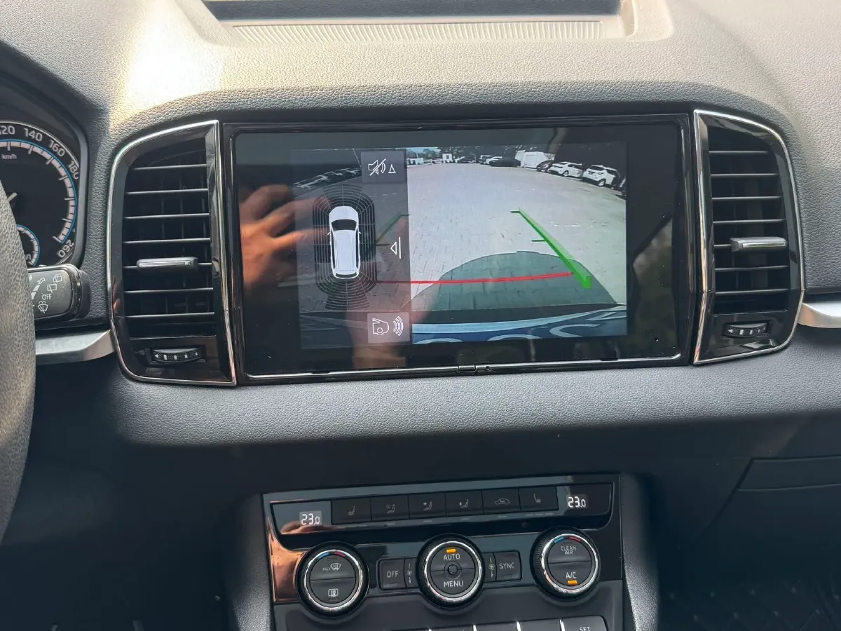 2021 Skoda Karoq 1.4T 150HP L4 7DCT,autocango,china used car exporter,china ev exporter,chinese used car exporter,chinese used ev exporter