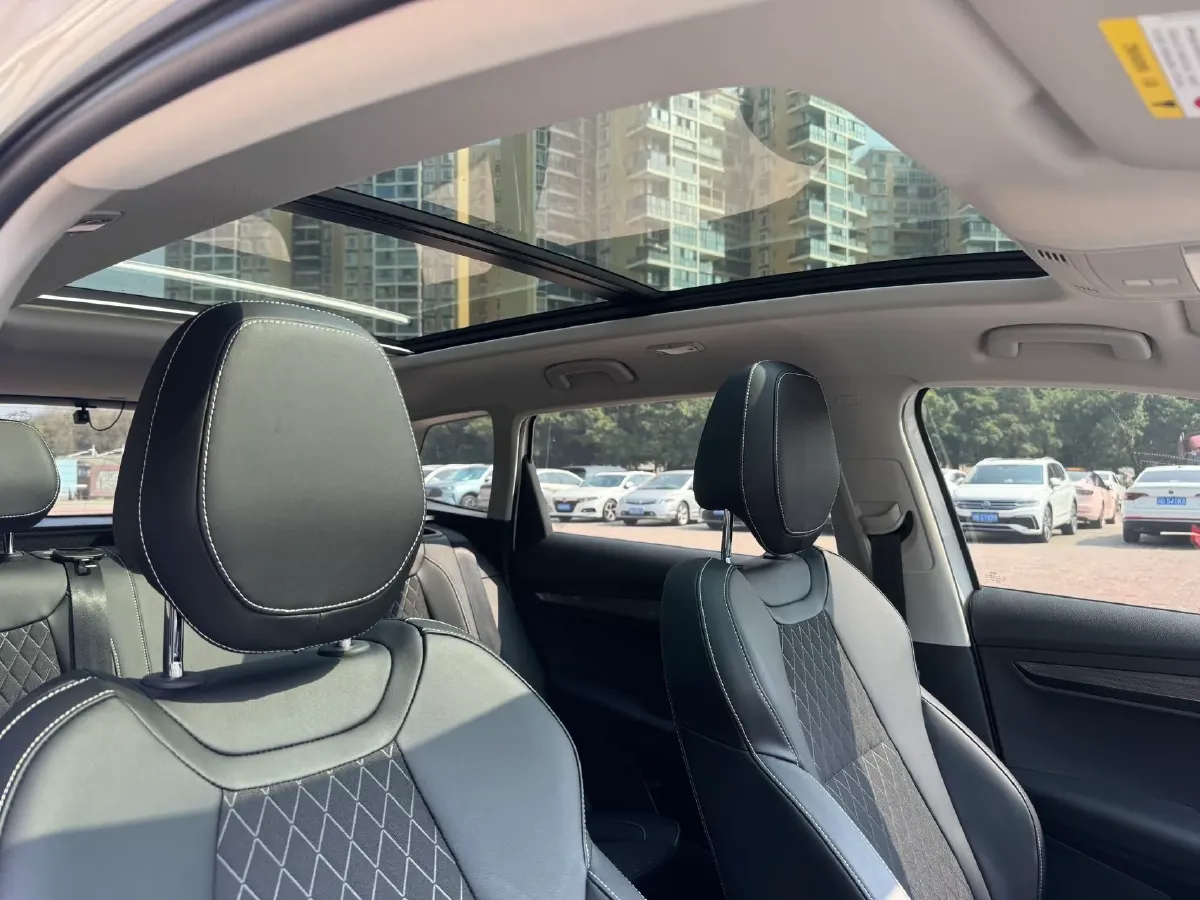 2021 Skoda Karoq 1.4T 150HP L4 7DCT,autocango,china used car exporter,china ev exporter,chinese used car exporter,chinese used ev exporter