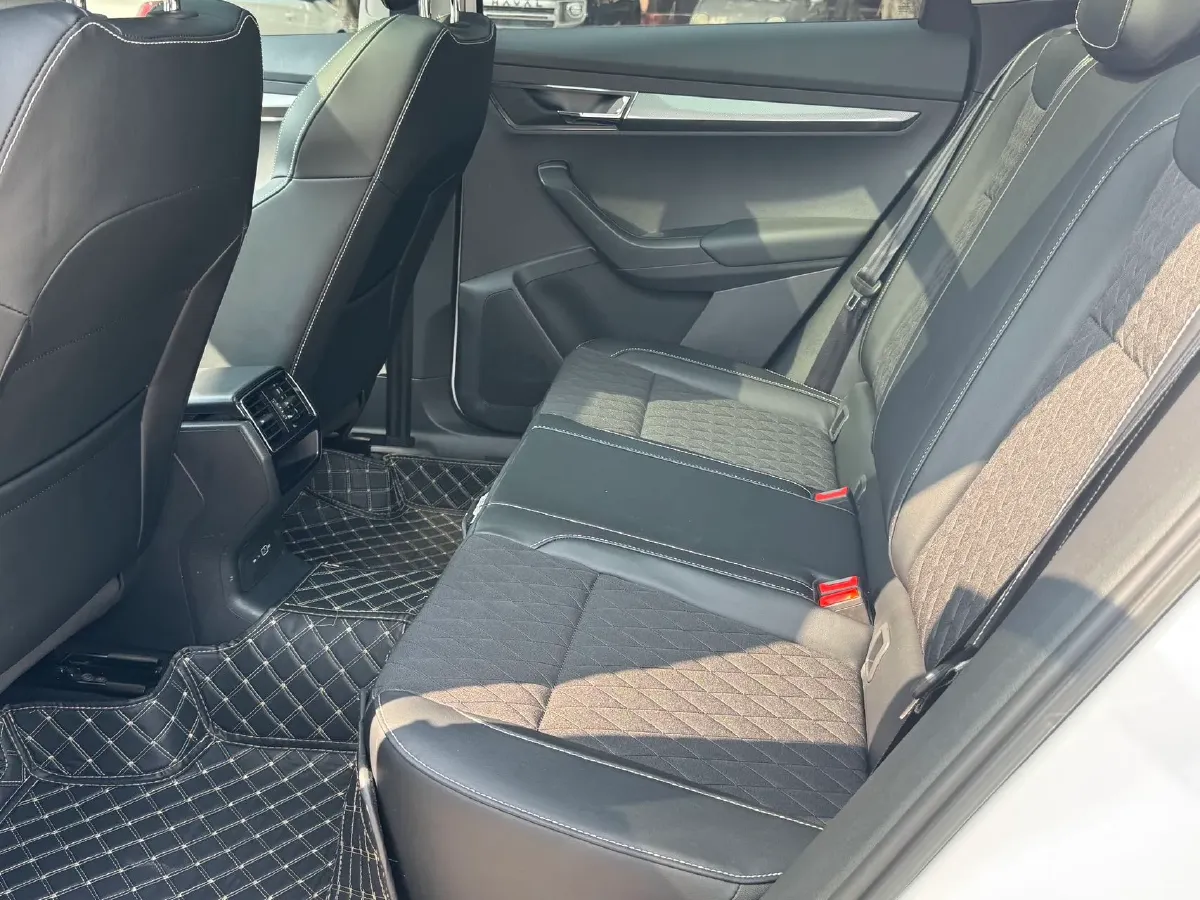 2021 Skoda Karoq 1.4T 150HP L4 7DCT,autocango,china used car exporter,china ev exporter,chinese used car exporter,chinese used ev exporter